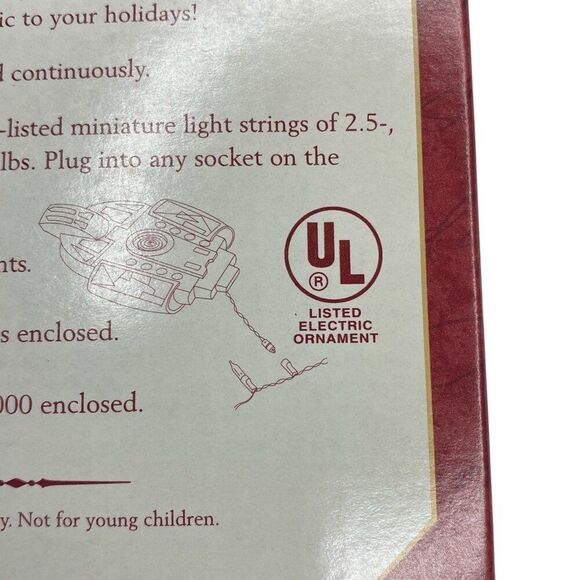 U.S.S. Defiant Star Trek Deep Space Nine Hallmark Ornament - Picture 2 of 4